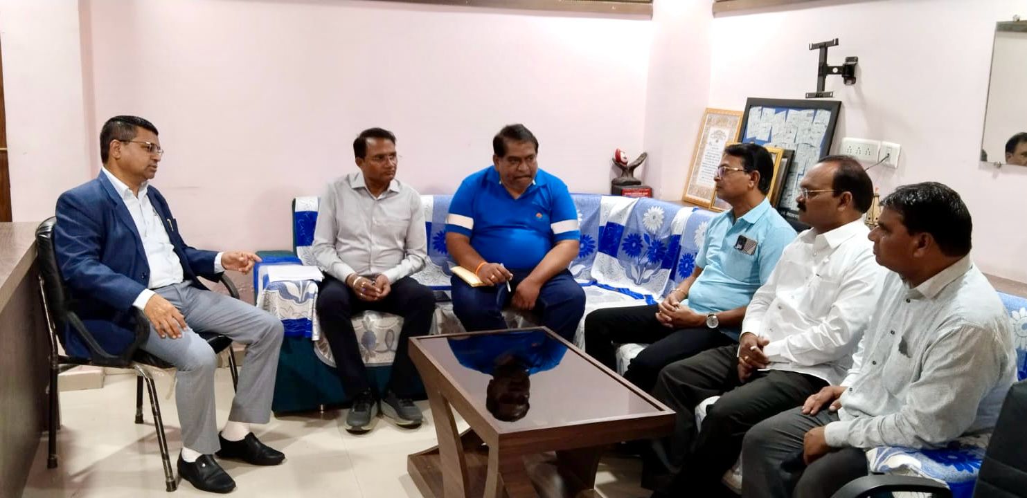 प्रभाग 26 मधील पाणी प्रश्नाचा ॲड. धर्मपाल मेश्राम यांनी घेतला आढावा