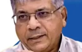 जातीनिहाय जनगणना करु शकत नाही असे सुप्रिम कोर्टात प्रतिज्ञापत्र दाखल केले असतांना अचानक बिहार निवडणुकीच्या पार्श्‍वभूमीवर जातीनिहाय जनगणना चा केंद्रातील सरकारचा निर्णय!-बाळासाहेब आंबेडकर यांची टीका