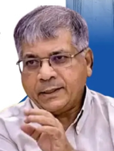 जातीनिहाय जनगणना करु शकत नाही असे सुप्रिम कोर्टात प्रतिज्ञापत्र दाखल केले असतांना अचानक बिहार निवडणुकीच्या पार्श्‍वभूमीवर जातीनिहाय जनगणना चा केंद्रातील सरकारचा निर्णय!-बाळासाहेब आंबेडकर यांची टीका