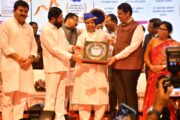 शाहु-फुले-आंबेडकर पुरस्कार ओगावा सोसायटीला मुख्यमंत्री फडणवीस यांच्या हस्ते प्रदान