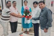 अँड.सुलेखाताई कुंभारे यांचा खापरखेडा येथील सामाजिक कार्यकर्त्यांनी केला सत्कार