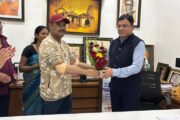 राज्यमंत्री आशिष जयस्वाल यांचेकडून मदतीचा हात - पारशिवनी च्या रविंद्र राऊत यांना क्रृतिम सिंथेटिक हात प्रदान