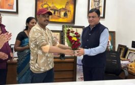 राज्यमंत्री आशिष जयस्वाल यांचेकडून मदतीचा हात - पारशिवनी च्या रविंद्र राऊत यांना क्रृतिम सिंथेटिक हात प्रदान