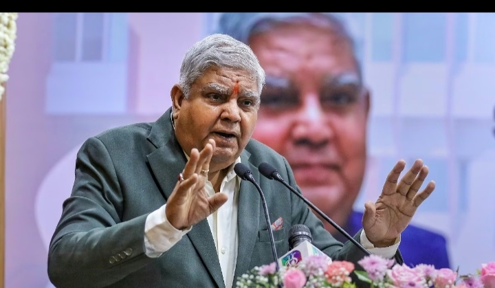 उपराष्ट्रपति जगदीप धनखडांना शासकीय निवासस्थान सोडण्याचे आदेश दिल्याची राजकीय वर्तुळात चर्चा !