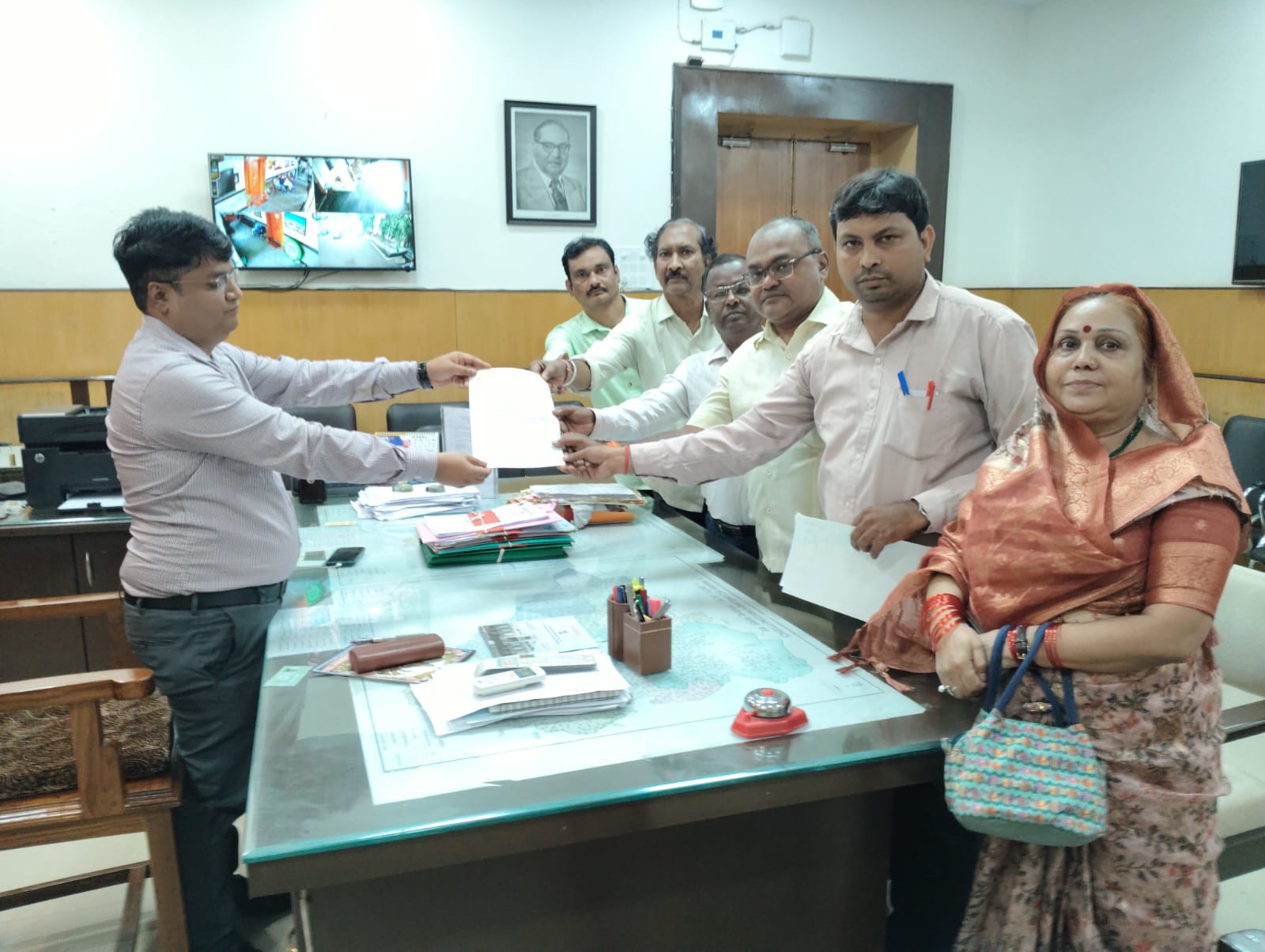 नाबालिक लड़की पर अत्याचार करनेवाले गुनेहगार को फासी देने की मांग