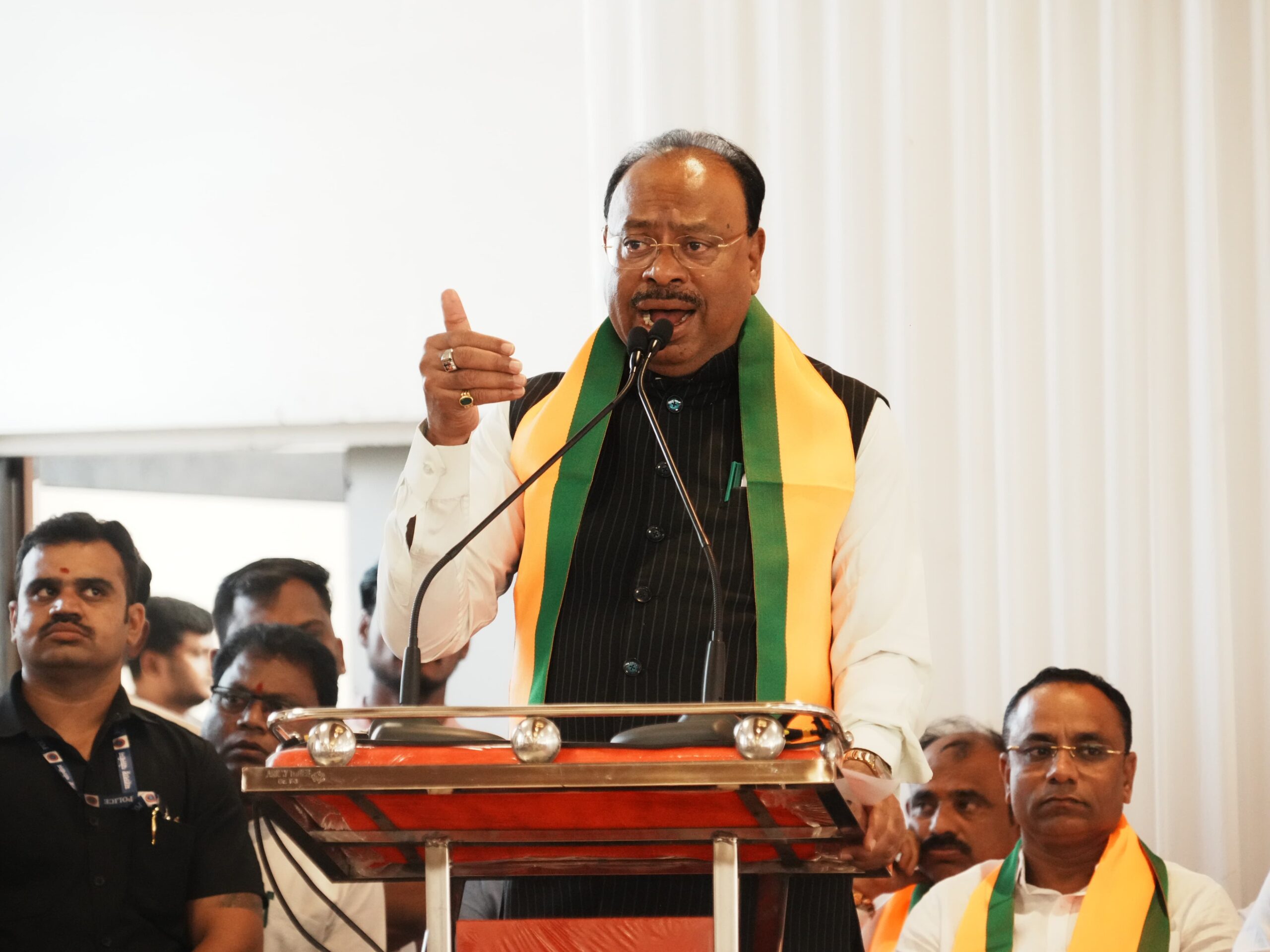 स्थानिक स्वराज्य संस्थांच्या निवडणुकीत काँग्रेसची जमानत जप्त करा - चंद्रशेखर बावनकुळे यांचे हुडकेश्वर येथील कार्यकर्ता संवाद मेळाव्यात आवाहन