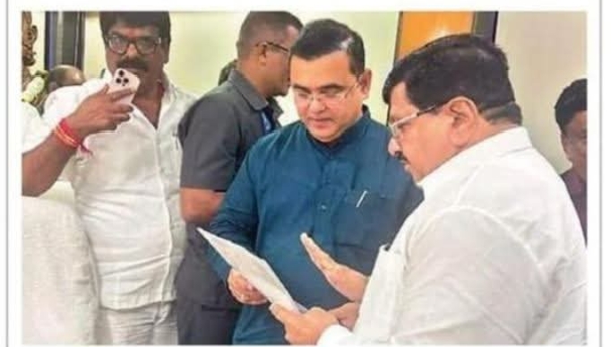 बाढपीडित किसानो कि फसल बर्बाद हुई, मुआवजे के लिए 2 हेक्टर की सीमा न रखी जाए! किसानों के घरों में समृद्धि का दीप जले - उपसभापति हुकुमचंद आमधरे कि राज्य सरकार को मांग