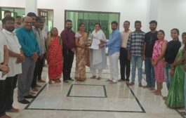 कामठी नगरपरिषद निवडणुक-बरिएमं नेत्या ॲड. सुलेखाताई कुंभारे यांच्या जनता दरबारात 100 च्या वर  इच्छुक उमेदवारांचे अर्ज