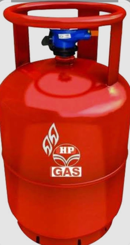 कोराडी च्या पांजरा वस्तीत गैस सिलेंडर ची टंचाई!