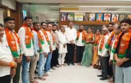 कांग्रेस चे माजी उपसभापती आशिष मल्लेवार यांचेसह 3 नगरसेवक व 50 कार्यकर्त्यांनी केला भाजपमध्ये प्रवेश;बिडगाव नगरपंचायत मध्ये कांग्रेस संपली?