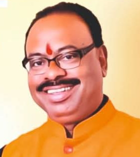 ऑटोचालक ते महाराष्ट्राचे हेवीवेट महसुलमंत्री पदापर्यंत चा थक्क करणारा राजकीय प्रवास - चंद्रशेखर बावनकुळे