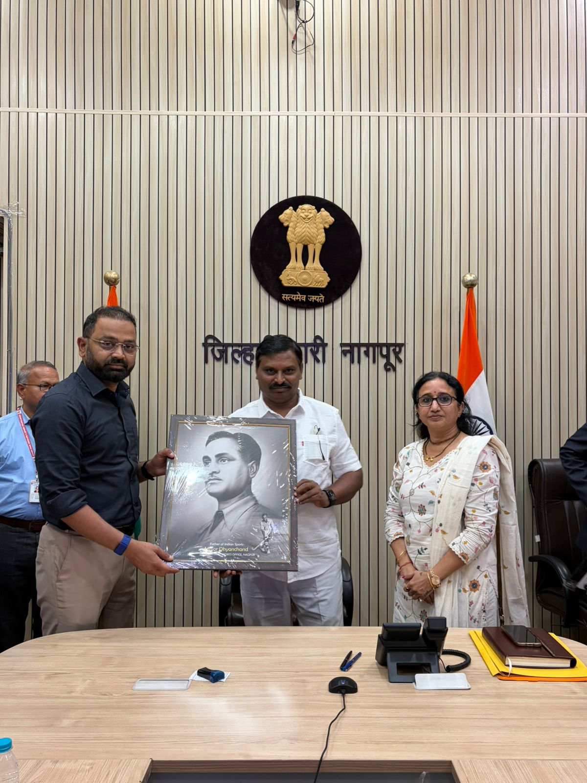 नागपुर जिल्हाधिकारी विपिन इटनकर यांच्या हस्ते प्रिआंती स्कुल चा गौरव.