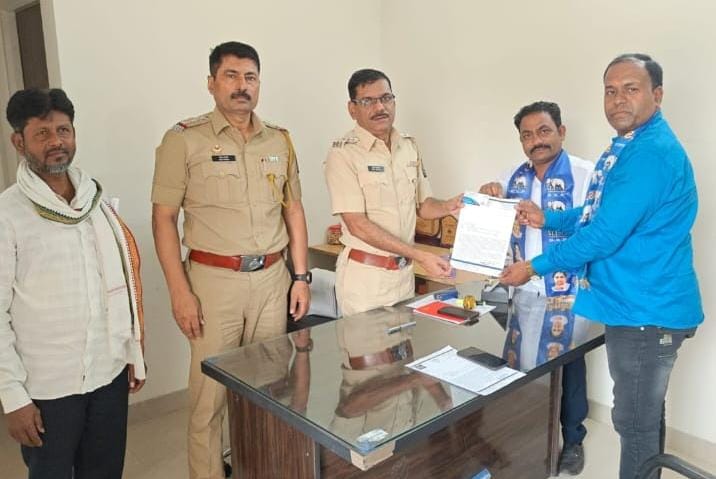 कामठीतील कायदा व सुव्यवस्थेची ऐसी तैसी…. बसपा नगरसेवक नितेश यादव यांचे सहा.पोलिस आयुक्तांना निवेदन
