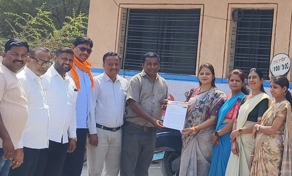 कोराडीत गॅस तुटवडा फक्त अफवा आहे, सिलेंडरचा स्टॉक भरपूर असल्याचा दावा! महादुला नगराध्यक्ष सौ हेमलता ठाकूर (सावजी) यांनी घेतला आढावा